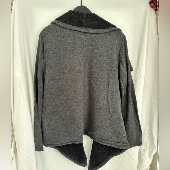 UGG sherpa cardigan - Picture 3 of 3